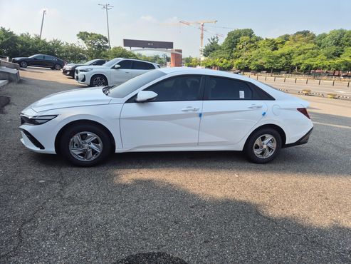 Hyundai AVANTE 1.6 Smart — пробег 1 300 км — фото 4 из 5