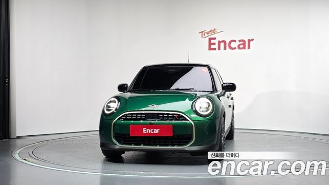 Mini Cooper 5 Door Favoured — пробег 7 323 км — фото 3 из 5