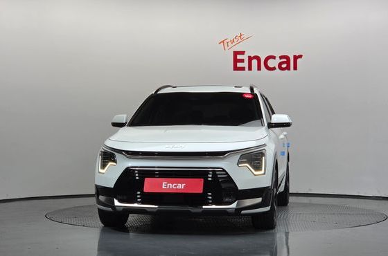 Kia Niro Signature — пробег 12 292 км — фото 3 из 5