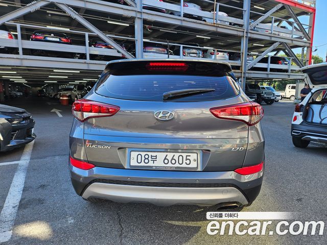 Hyundai Tucson Diesel 1.7 2WD Smart — пробег 143 000 км — фото 4 из 5