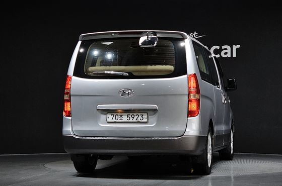 Hyundai Starex 11-Seater Wagon HVX Premium — пробег 67 754 км — фото 4 из 5