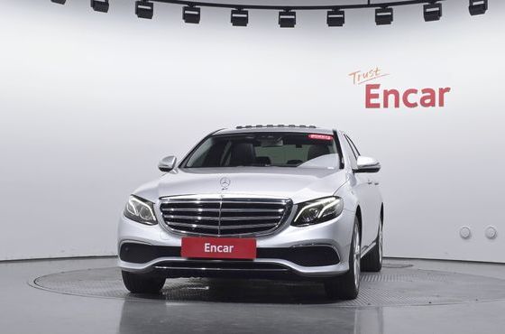 Mercedes-Benz E-Class E220d 4MATIC Exclusive — пробег 82 498 км — фото 3 из 5