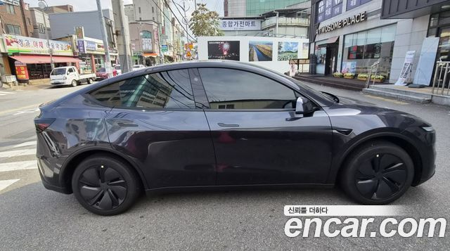 Tesla Model Y Premium RWD — пробег 2 039 км — фото 3 из 5