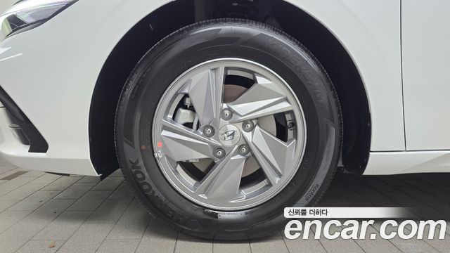 Hyundai AVANTE 1.6 Smart — пробег 938 км — фото 5 из 5