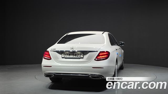 Mercedes-Benz E-Class E200 Avantgarde — пробег 67 765 км — фото 4 из 5