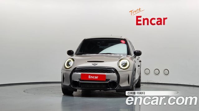 Mini Cooper 5Door Classic Third Generation — пробег 49 767 км — фото 3 из 5