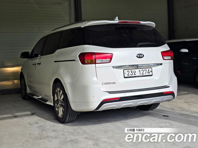 Kia Carnival из Кореи Encar