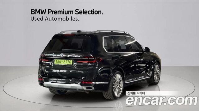 BMW X7 xDrive 40i Design Pure Excellence 7-Seater — пробег 7 849 км — фото 2 из 5