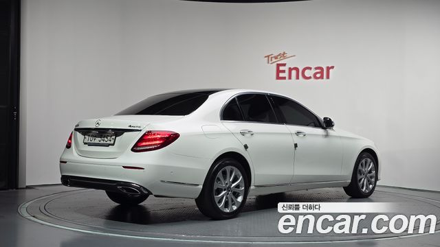 Mercedes-Benz E-Class из Кореи Encar