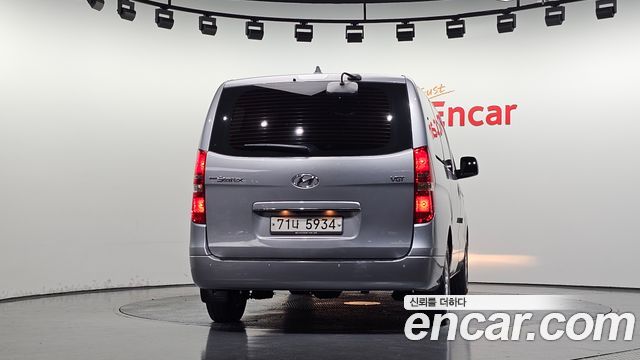 Hyundai Starex 12-Seater Wagon Smart — пробег 108 607 км — фото 4 из 5