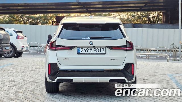 BMW X1 xDrive 20i M Sport — пробег 17 200 км — фото 4 из 5
