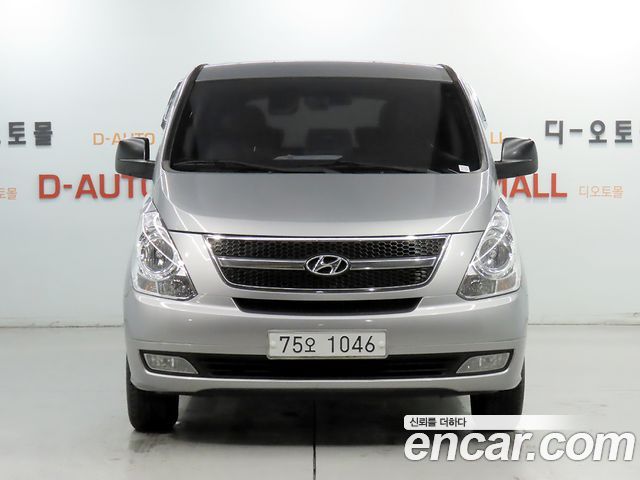 Hyundai Starex 11-Seater Wagon CVX Luxury — пробег 241 267 км — фото 3 из 5