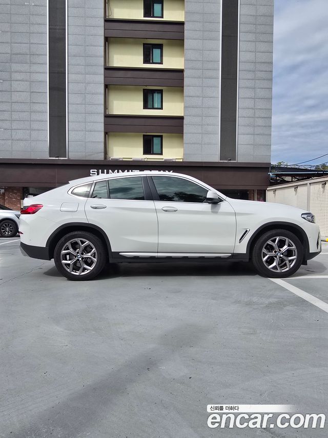 BMW X4 xDrive20i xLine — пробег 42 400 км — фото 2 из 5