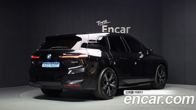 BMW iX xDrive50 Sport Special Edition — пробег 28 800 км — фото 2 из 5