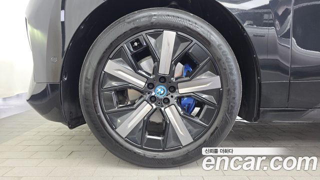 BMW iX xDrive50 Sport Special Edition — пробег 28 800 км — фото 5 из 5