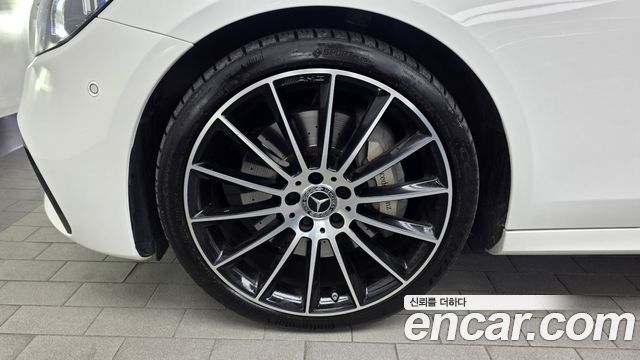 Mercedes-Benz E-Class E350 4MATIC AMG Line — пробег 61 548 км — фото 5 из 5