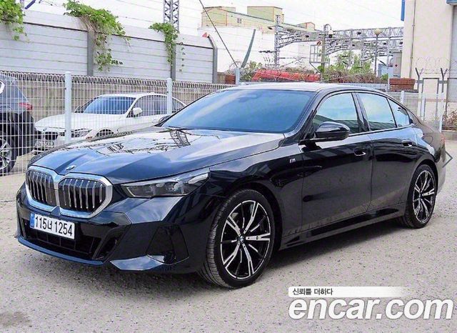 BMW 5-Series 530i xDrive M Sport — пробег 19 791 км — фото 2 из 5