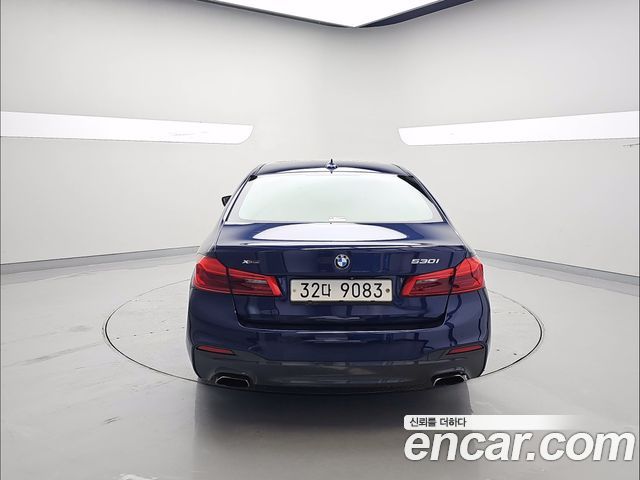 BMW 5-Series 530i M Sport Package Plus — пробег 125 078 км — фото 4 из 5