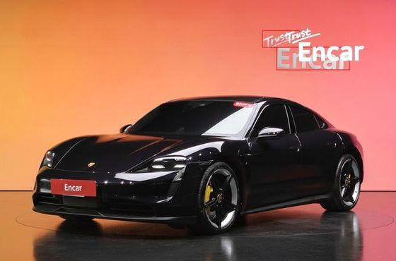 Porsche Taycan 4S — пробег 54 558 км — фото 1 из 5