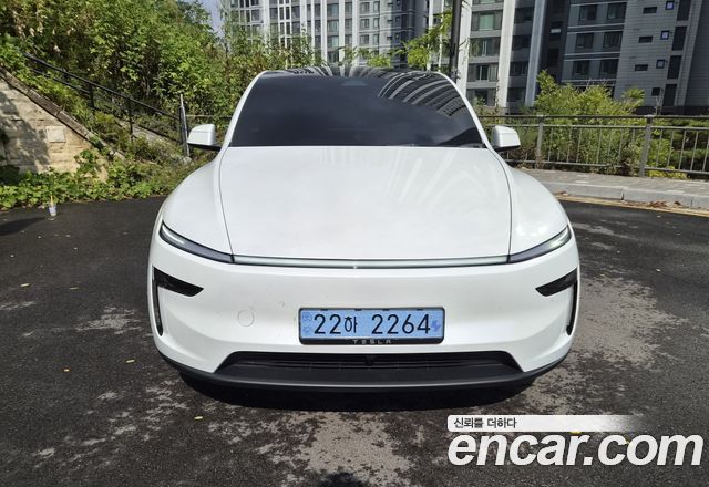Tesla Model Y Premium RWD — пробег 2 264 км — фото 1 из 5