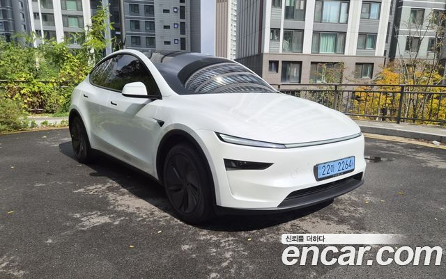 Tesla Model Y Premium RWD — пробег 2 264 км — фото 2 из 5