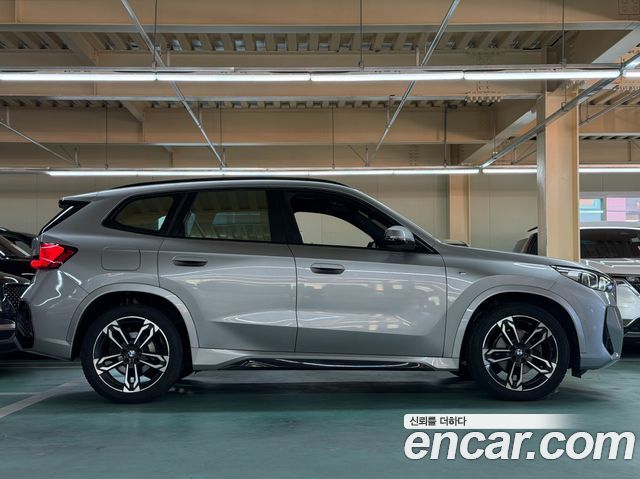 BMW X1 sDrive 20i M Sport — пробег 40 516 км — фото 5 из 5