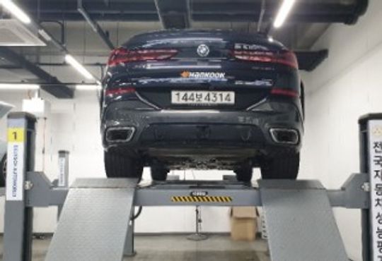 BMW X6 xDrive40i M Sport — пробег 4 648 км — фото 2 из 2
