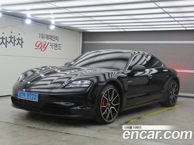 Porsche Taycan 4S — пробег 20 000 км — фото 1 из 5