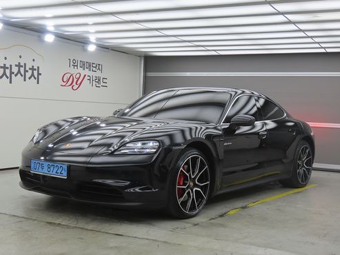Porsche Taycan 4S — пробег 20 000 км — фото 1 из 5