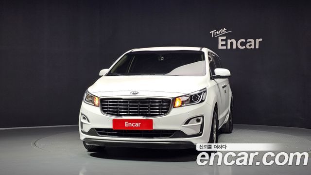 Kia Carnival 11-Seater Deluxe — пробег 121 893 км — фото 3 из 5