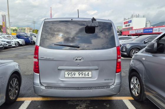 Hyundai Starex 3-Seater VAN Smart Special — пробег 186 600 км — фото 2 из 5