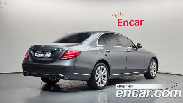 Mercedes-Benz E-Class из Кореи Encar