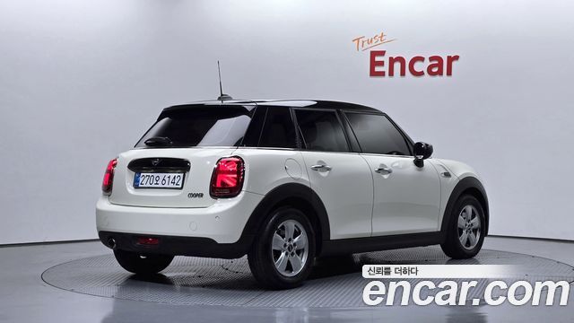 Mini Cooper 5Door Standard 3rd — пробег 38 930 км — фото 2 из 5