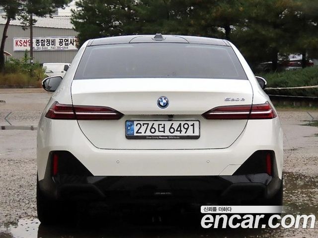 BMW 5-Series 530e M Sport — пробег 22 630 км — фото 4 из 5
