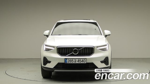 Volvo XC40 B4 Ultra Bright — пробег 6 643 км — фото 3 из 5