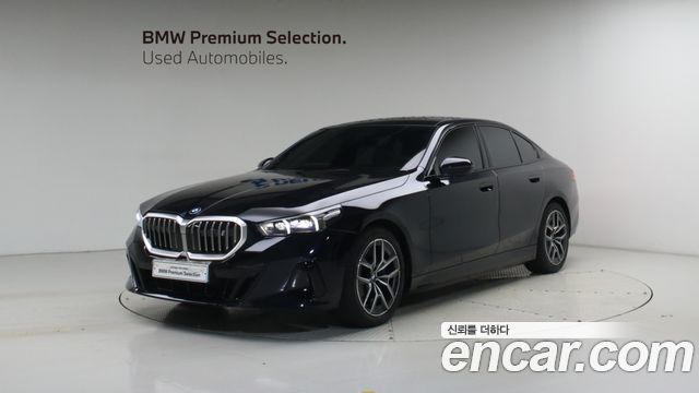 BMW i5 eDrive 40 M Sport — пробег 5 641 км — фото 1 из 5