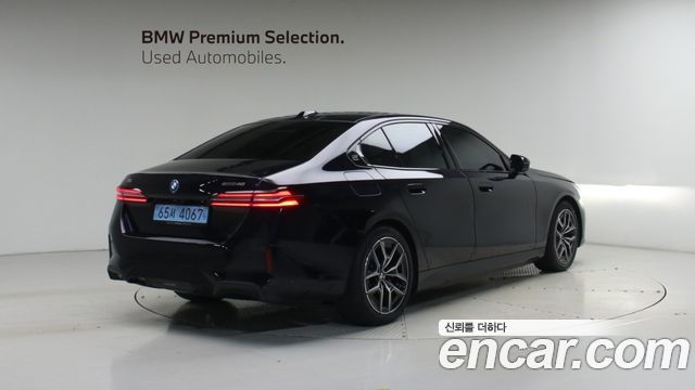 BMW i5 eDrive 40 M Sport — пробег 5 641 км — фото 4 из 5