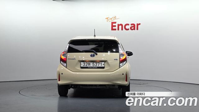 Toyota Prius 1.5 — пробег 56 045 км — фото 4 из 5