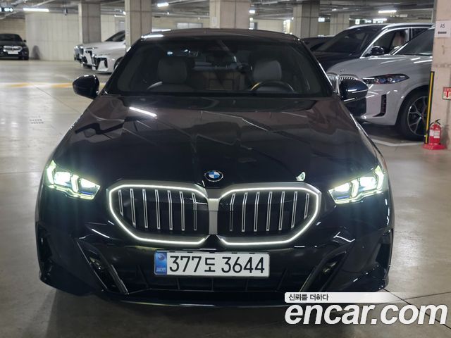 BMW 5-Series 530i xDrive M Sport — пробег 9 164 км — фото 2 из 5