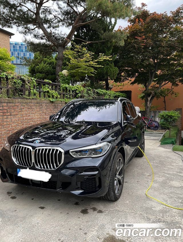 BMW X5 xDrive 45e M Sport — пробег 50 000 км — фото 3 из 4