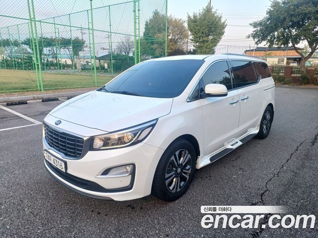 Kia Carnival 11-Seater Prestige — пробег 99 530 км — фото 1 из 5