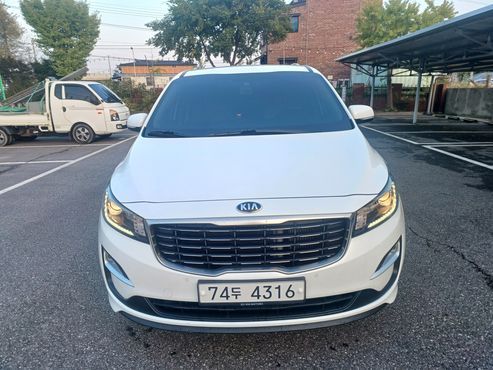 Kia Carnival 11-Seater Prestige — пробег 99 530 км — фото 3 из 5