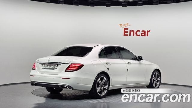 Mercedes-Benz E-Class E300 Avantgarde — пробег 73 369 км — фото 2 из 5