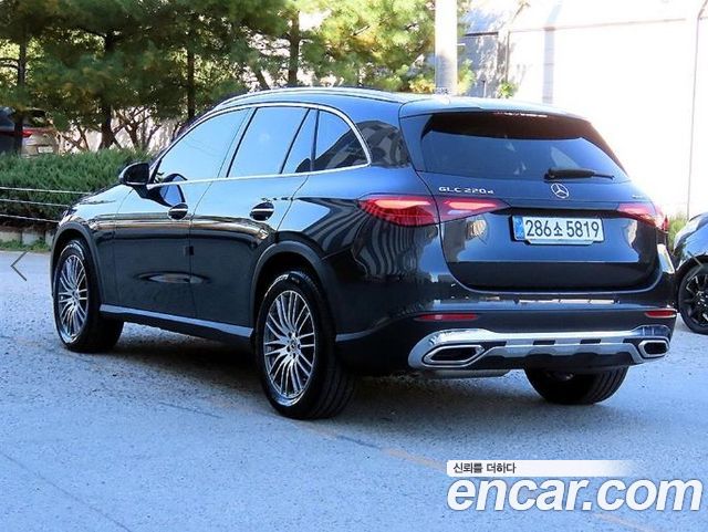 Mercedes-Benz GLC-Class GLC220 d 4MATIC — пробег 5 612 км — фото 3 из 5
