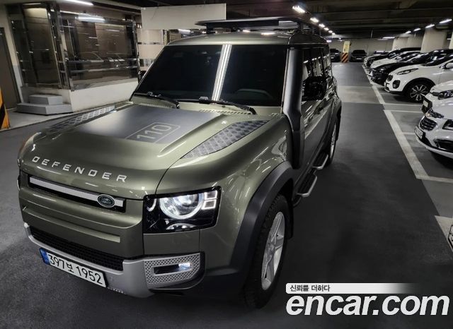 Land Rover Defender 110 D240 SE — пробег 77 000 км — фото 2 из 5