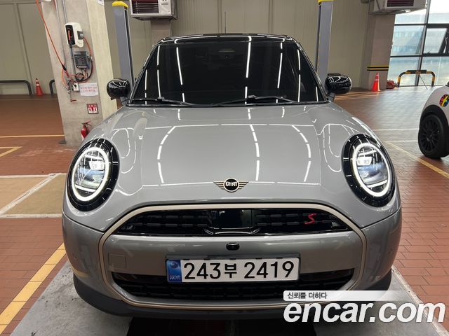 Mini Cooper 5 Door Favoured — пробег 5 263 км — фото 3 из 5