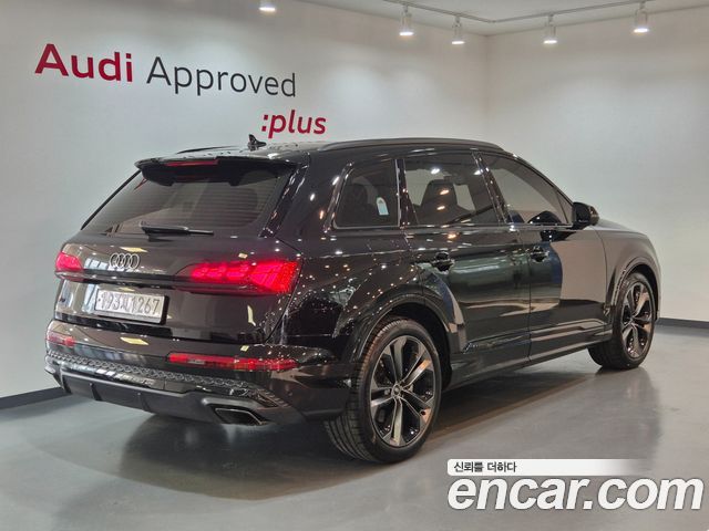 Audi Q7 55 TFSI Quattro Premium — пробег 7 120 км — фото 2 из 5