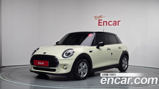 Mini Cooper 5Door Standard 3rd — пробег 65 072 км — фото 1 из 5