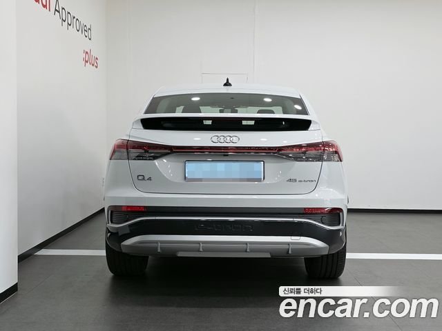 Audi Q4 e-tron 45 Premium Sportback — пробег 2 378 км — фото 4 из 5