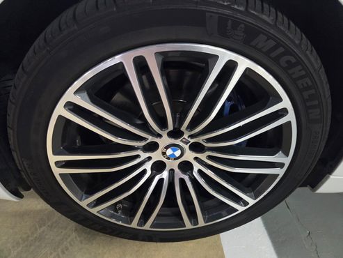 BMW 5-Series 530i xDrive M Sport Package Plus — пробег 91 384 км — фото 3 из 5